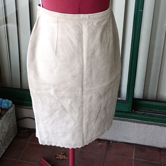 Size 10 Leather skirt - Picture 10 of 11